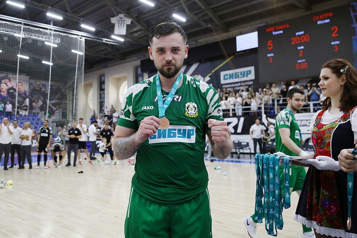 Экс-вратарь "Тюмени" Альберт Цайдер расторг контракт с клубом "ИрАэро"