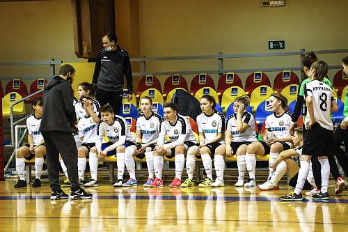 Сибирячки полуфинал проведут дома