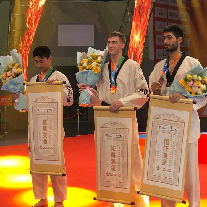 Храмцов в Китае победил всех