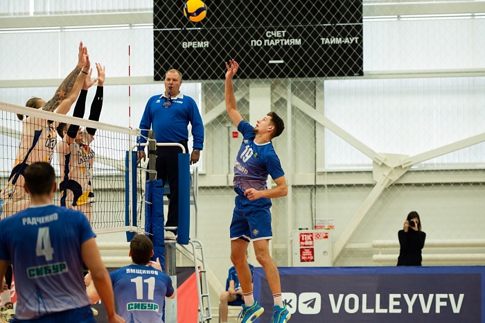 Тюменские волейболисты дома сыграют с командой из Удмуртии