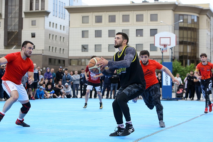 Первый в Тюмени турнир по регболу