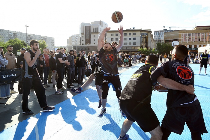 Первый в Тюмени турнир по регболу