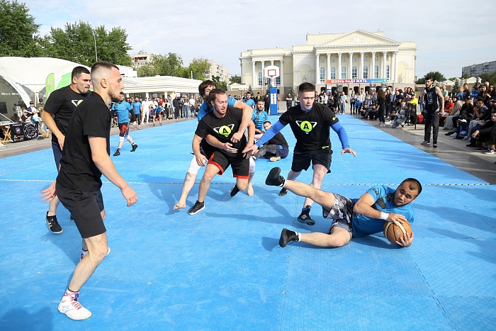 Первый в Тюмени турнир по регболу