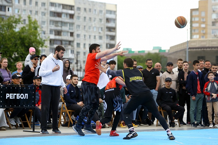 Первый в Тюмени турнир по регболу