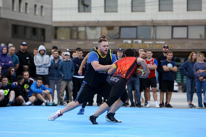 Первый в Тюмени турнир по регболу