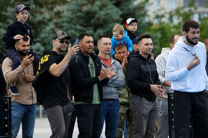 Первый в Тюмени турнир по регболу