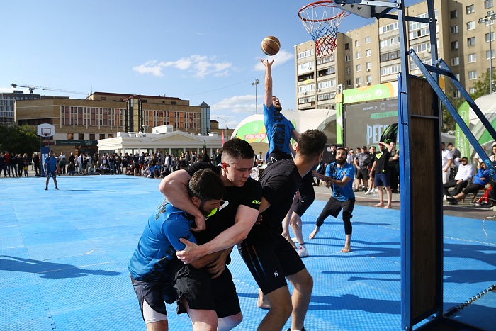 Первый в Тюмени турнир по регболу