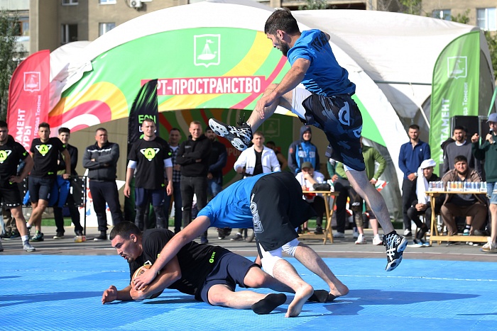 Первый в Тюмени турнир по регболу