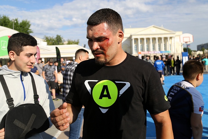 Первый в Тюмени турнир по регболу