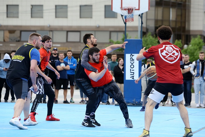 Первый в Тюмени турнир по регболу