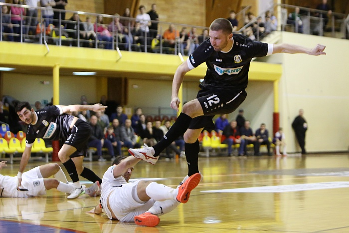 Мини-футбольный клуб «Тюмень»: больше суток в пути до четвертьфинала суперлиги