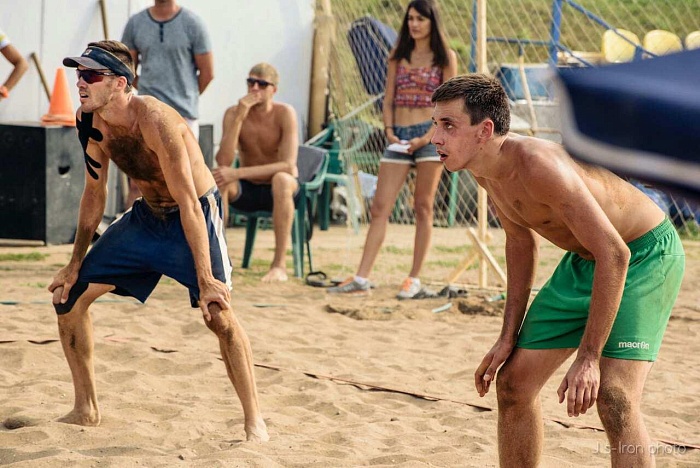 Вышли из группы, но уступили в плей-офф