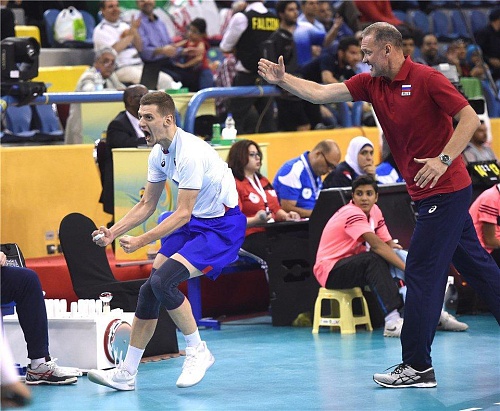 В полуфинале попали на бразильцев