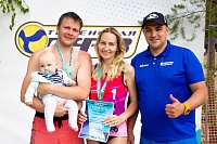 Евгений Жаров и Ирина Турнаева победили в споре 35 дуэтов в турнире по пляжному волейболу среди смешанных команд