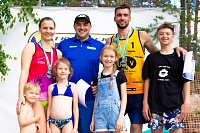 Евгений Жаров и Ирина Турнаева победили в споре 35 дуэтов в турнире по пляжному волейболу среди смешанных команд
