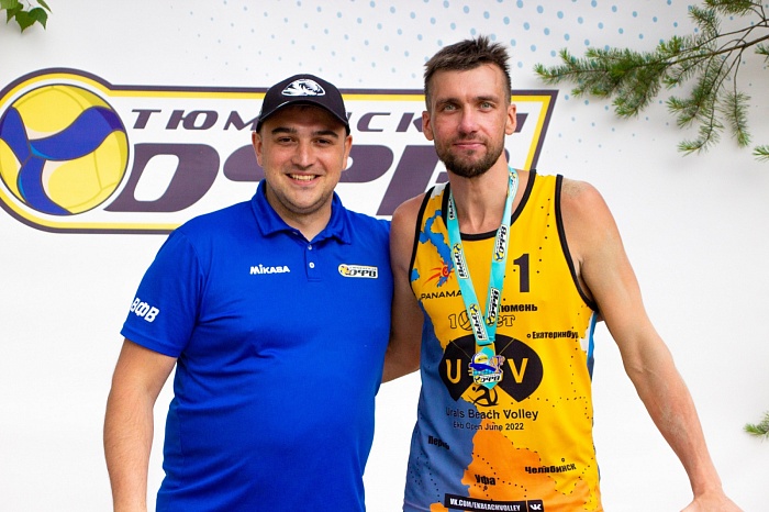 Евгений Жаров и Ирина Турнаева победили в споре 35 дуэтов в турнире по пляжному волейболу среди смешанных команд