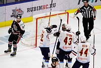 Тюменский «Рубин», проиграв в Красноярске, завершил сезон во Всероссийской хоккейной лиге