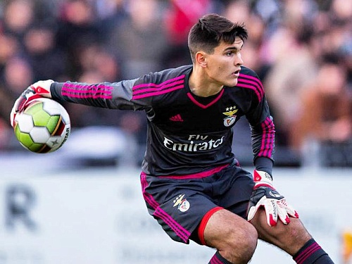 Тюменец стал лучшим вратарем португальской Сегунды