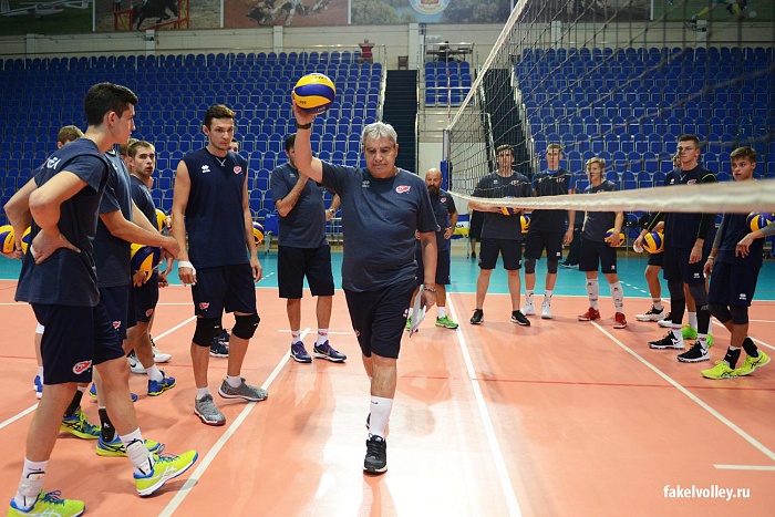 «Факел» начал подготовку без лидеров