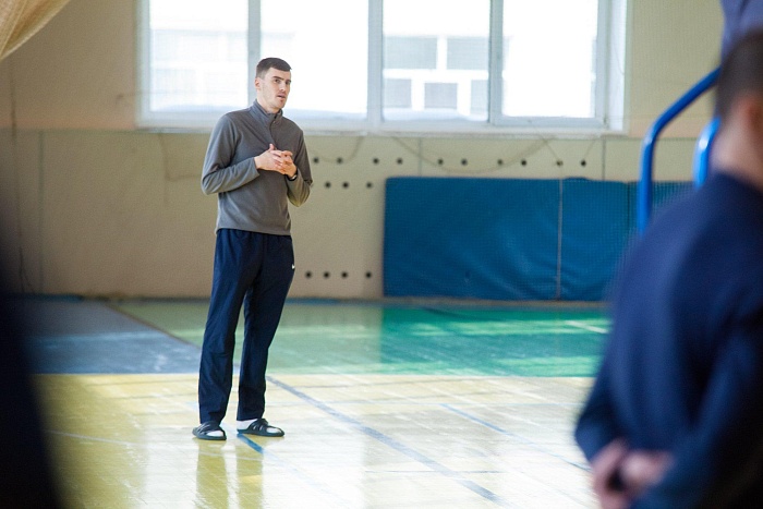 Сметанин победил в паре с уральцем