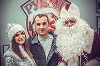 Дед Мороз и Снегурочка в гостях у ХК "Рубин"