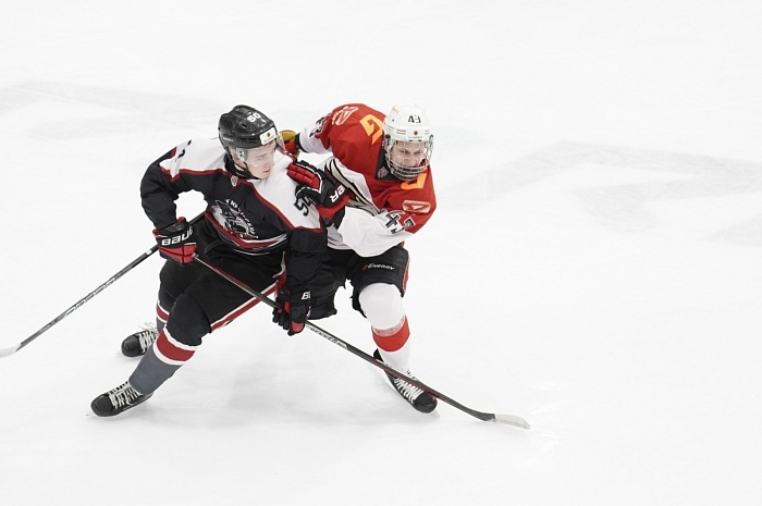 Молодёжная хоккейная команда «Тюменский Легион» зарубилась с омичами