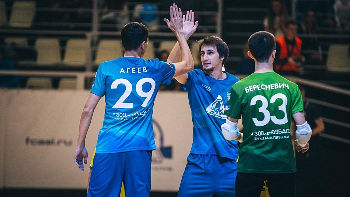 Лидер разгромил «нефтяников»