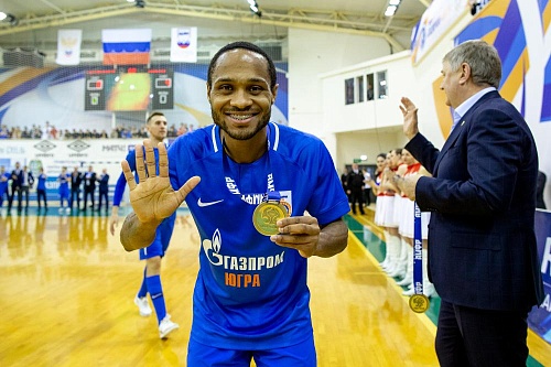 Коммунисты мощно укрепились к Лиге чемпионов