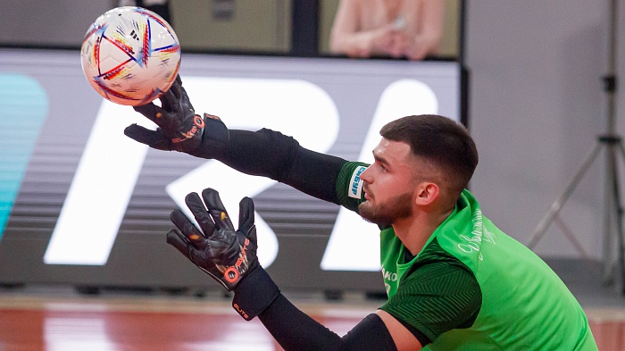 Вратарь мини-футбольного клуба «Тюмень» Кирилл Суханов: «Не бреюсь уже два года, только ровняю бороду»