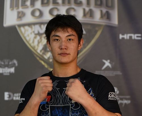 Серебряный призёр первенства России по ММА Байэл Осоров: «Не хотелось показаться слабым на глазах у родителей»