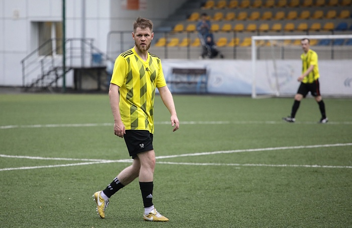 Хет-трик Сергея Кошелева огорчил ветеранов футбола