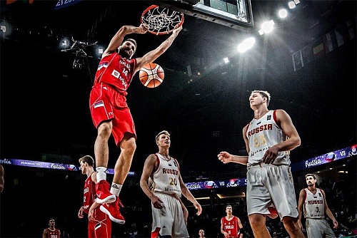 Поспорят за бронзу с экс-чемпионами Европы