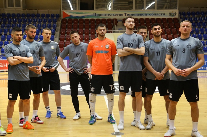 Тренировка МФК «Тюмень» под началом нового наставника Максима Горбунова