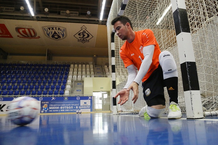Тренировка МФК «Тюмень» под началом нового наставника Максима Горбунова