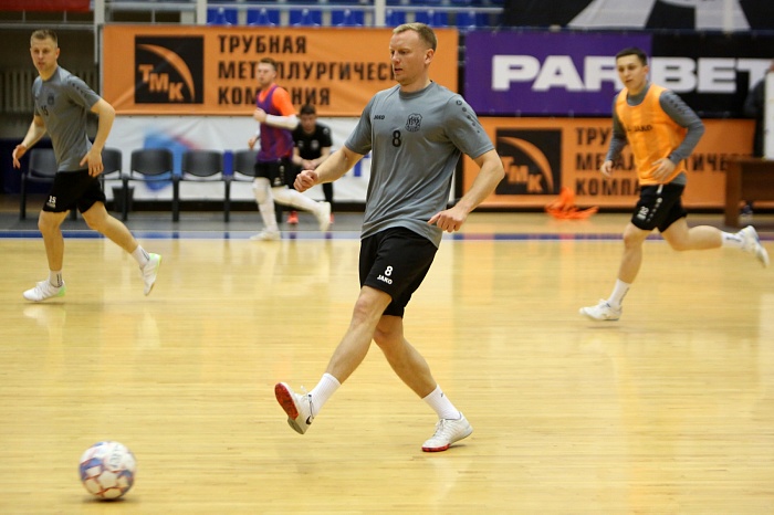 Тренировка МФК «Тюмень» под началом нового наставника Максима Горбунова