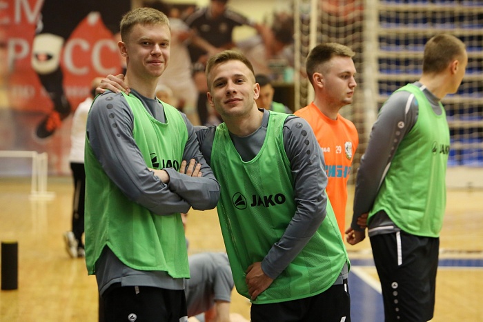 Тренировка МФК «Тюмень» под началом нового наставника Максима Горбунова