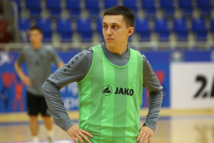 Тренировка МФК «Тюмень» под началом нового наставника Максима Горбунова