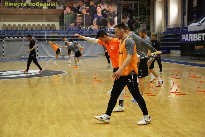 Тренировка МФК «Тюмень» под началом нового наставника Максима Горбунова