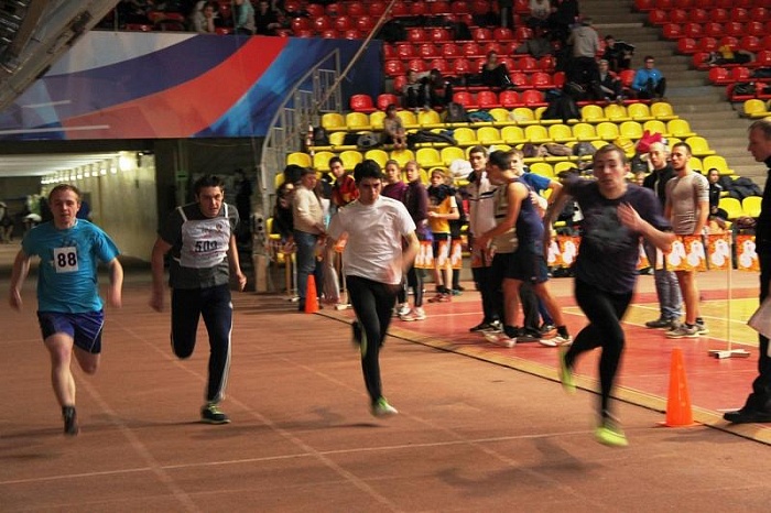 На вершине оказалась первая школа