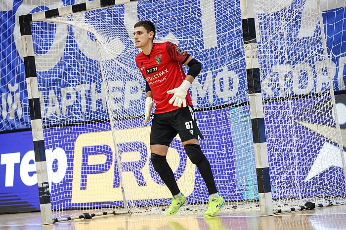 Вратарь мини-футбольного клуба «Торпедо» Ярослав Плево: «Беру пример со своих прекрасных партнёров — Давида Савлохова и Евгения Иваняка»