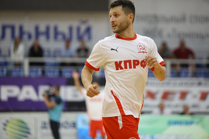 Нападающий мини-футбольного клуба КПРФ Сергей Крыкун: «За четыре года в МФК «Тюмень» ни разу не играли с Сергеем Абрамовичем в одной четвёрке»