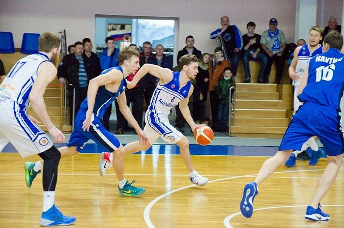 «Нефтехимик» оказался у края…