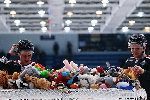 Чемпионат ВХЛ. «Рубин» (Тюмень) – «Кристалл» (Саратов) - 5:0. 7 января 2014 года