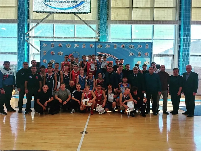 На боровском ковре блистали борцы из Каскары