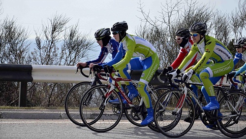 Завоевал награду в гонке под дождем