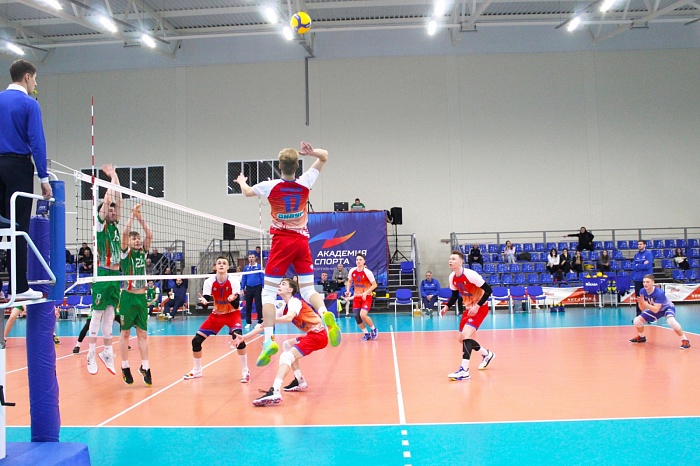 Волейбольная команда «Тюмень-ТюмГУ» начала тур на юге страны с поражения