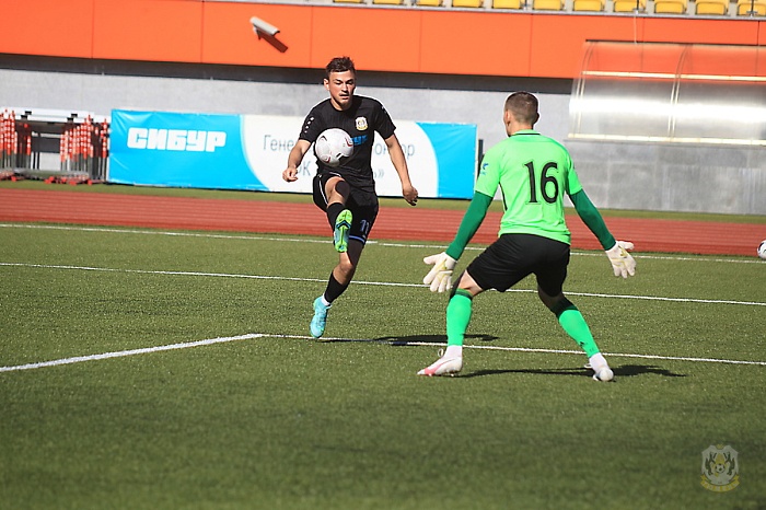 Фото Михаила КАЛЯНОВА с сайта ФК Тюмень (http://www.fc-tyumen.ru/news/team-news/item/9635-9635)