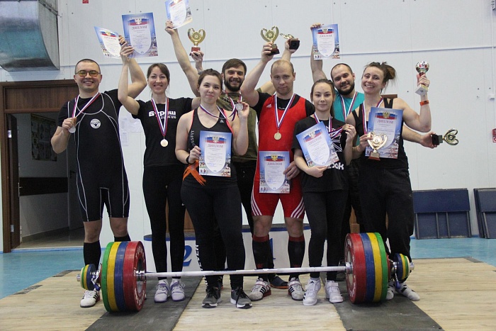 Среди штангистов назвали абсолютных чемпионов