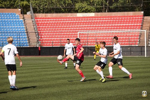 Юные томские футболисты проиграли в Тюмени и устроили драку после матча