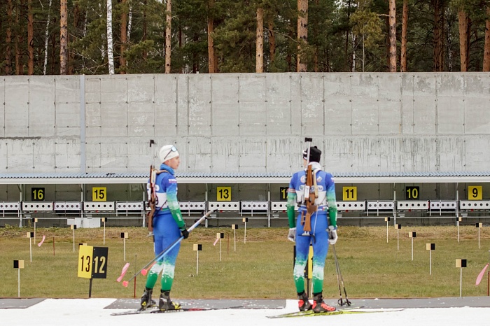 Биатлонисты из России и Казахстана тренируются в «Жемчужине Сибири»